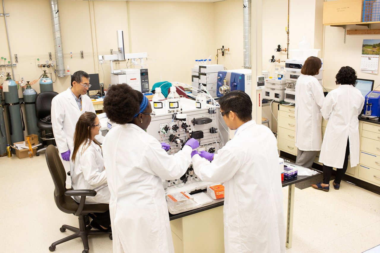 Emphaze AEX Hybrid Purifier lab capsule in action