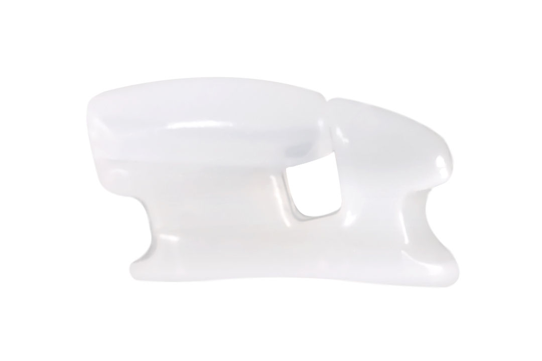3M™ Clarity™ Ultra Self-Ligating Bracket with Door Closed
