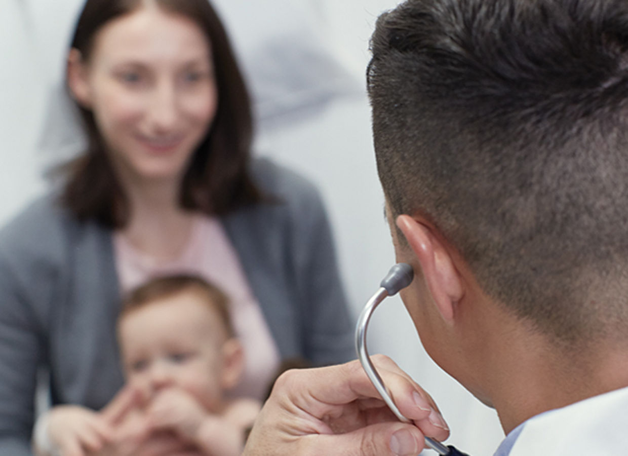 3M™ Littmann® Classic III™ 一般型第三代 亞馬遜 A+ 商品描述介紹圖片，展示臨床醫生、兒童和家長的生活方式圖片，300x300 像素