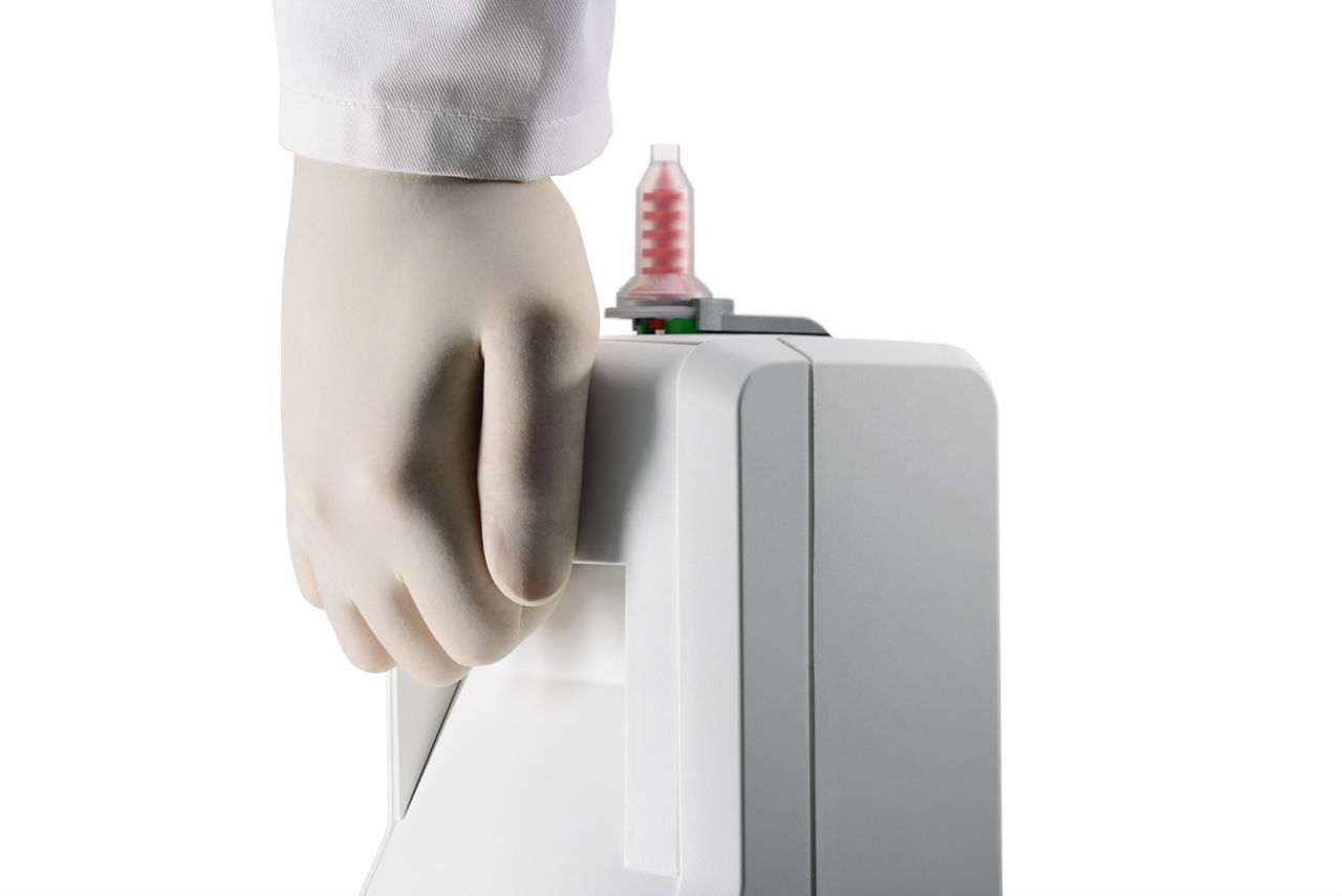 Pentamix Lite Automatic Mixing Unit - handling