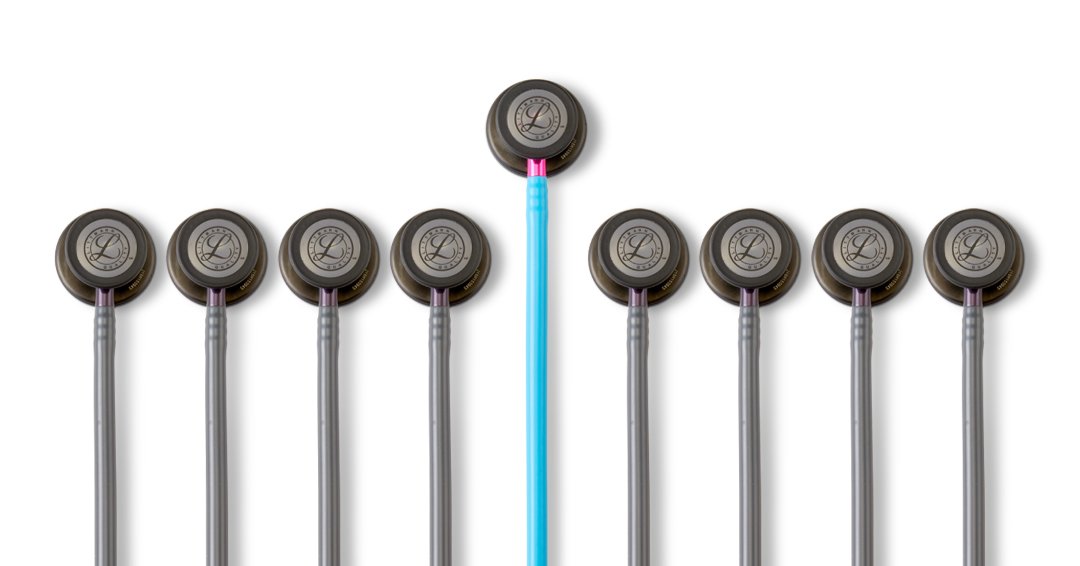 3M™ Littmann® Classic III™ 聽診器，煙霧胸片，灰色管，紫色茎，5873，白色背景
3M™ Littmann® Classic III™ 聽診器，煙霧胸件，綠松石管，粉紅色柄，5872，v1，白色背景