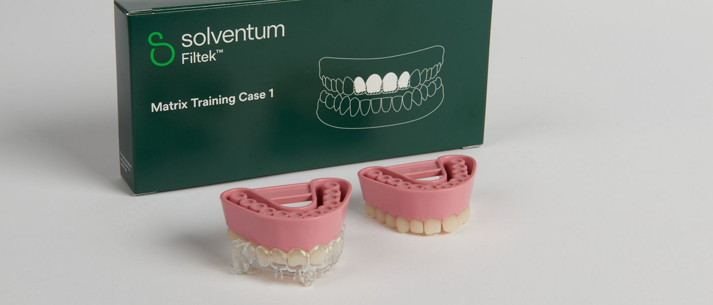 Training case Filtek™ Matrix case 1 standing attachments on and off