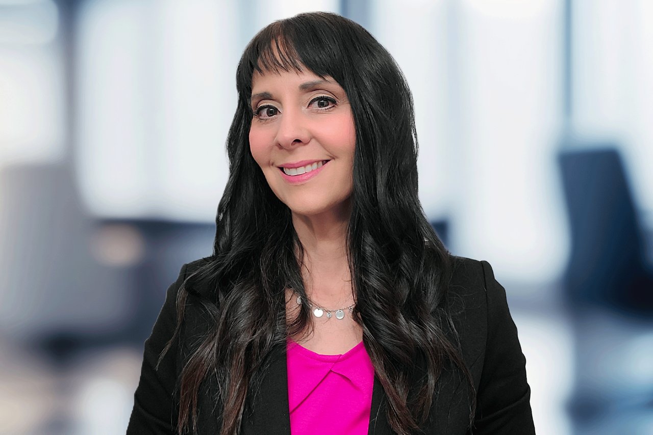 Headshot of Jolie Cutchins.