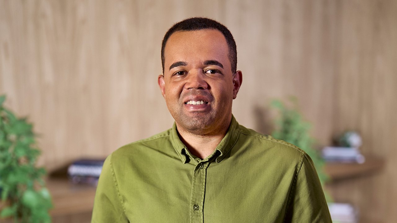 Headshot image of Marcelo