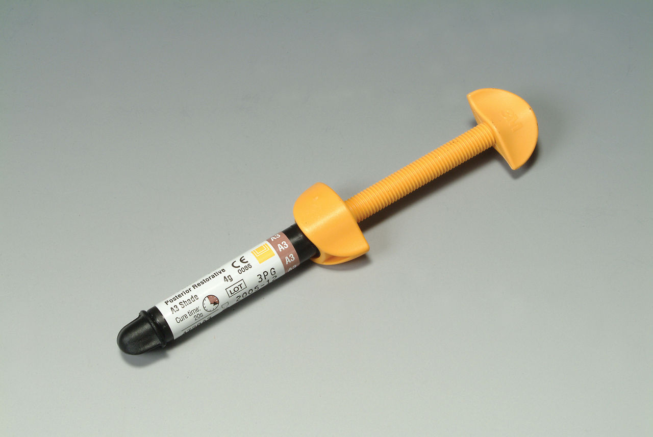 Filtek P60 syringe Packshot