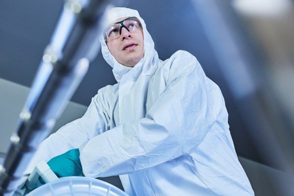 Btec photoshoot 3M™ Zeta Plus laboratory technician connecting capsules - 25