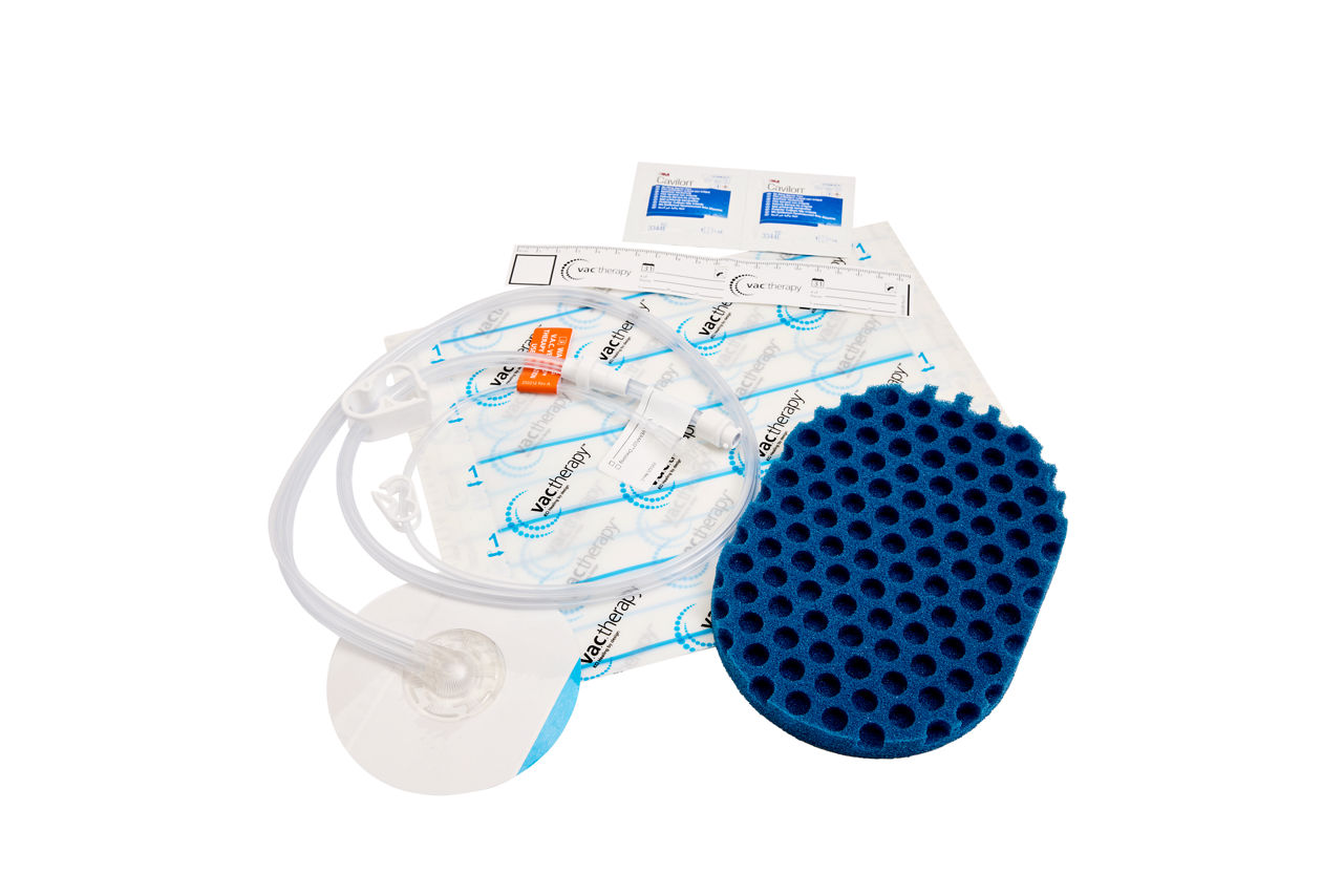 Veraflo Cleanse Choice™ Dressing Kit Medium Contents, with Cavilon, straight elevated